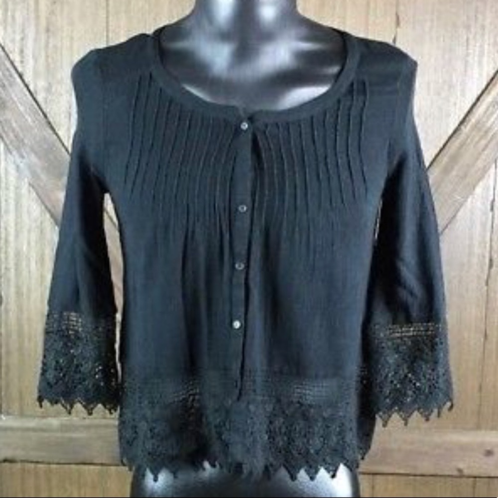 American Eagle lace button up top